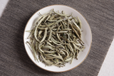 Pu'er raw tea white hair silver needle white hair single bud moonlight white tea