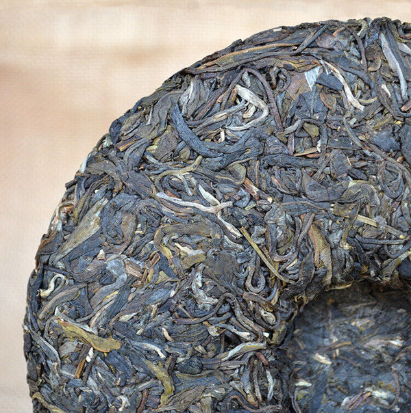Yunnan Pu'er Tea Cake Old Tree Tea Leaves Pu'er Tea Cake Raw Tea 357g