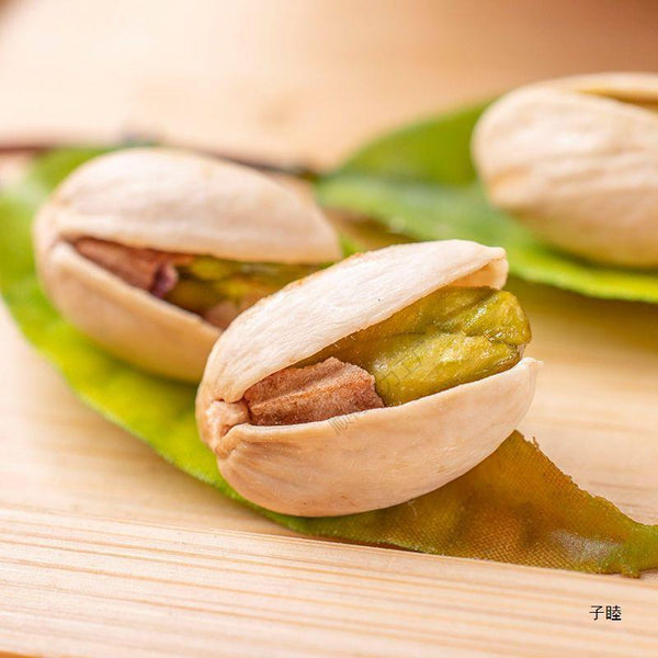 Pistachio large particle salt baked original flavor bagged snack firm and casual