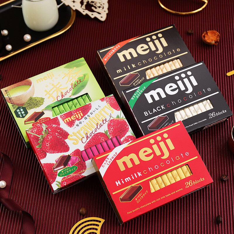 Meiji Piano Milchschokolade Erdbeer Sandwich Schokolade Snack 120g / Beutel Main image