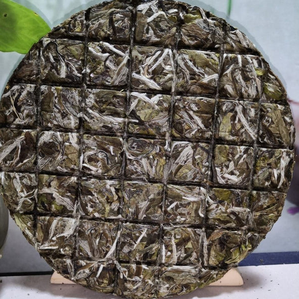 Mingqian Flower Fragrance White Peony Old White Tea Cake 150g