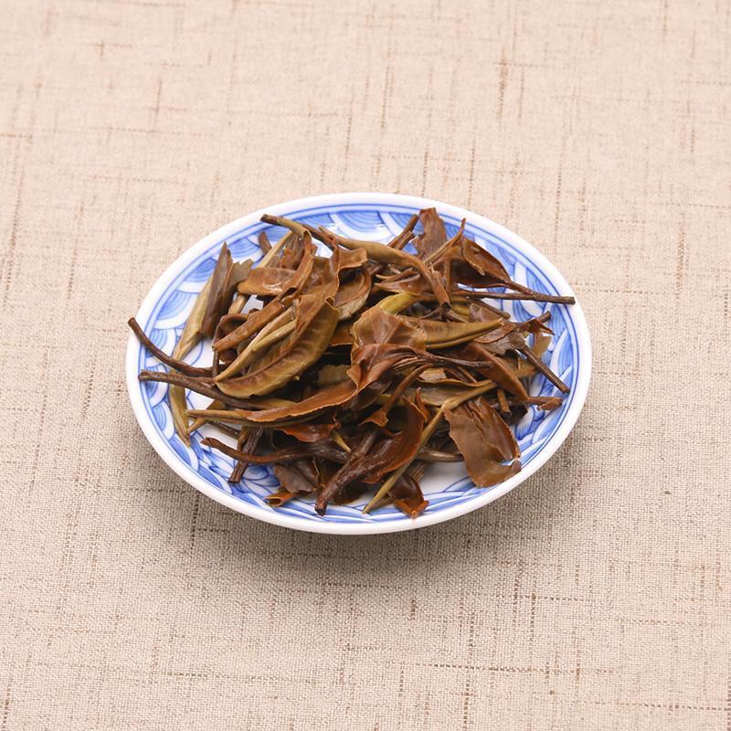 Natural and Healthy Handicrafts Chinese Moonlight White Puerh Tea Loose Leaf Main image