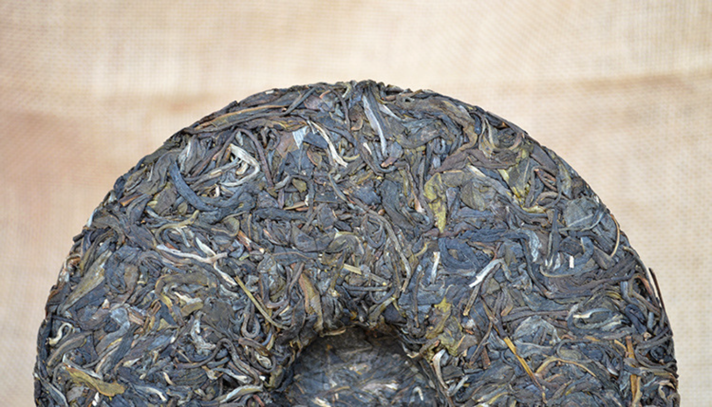 Yunnan Pu'er Tea Cake Old Tree Tea Leaves Pu'er Tea Cake Raw Tea 357g