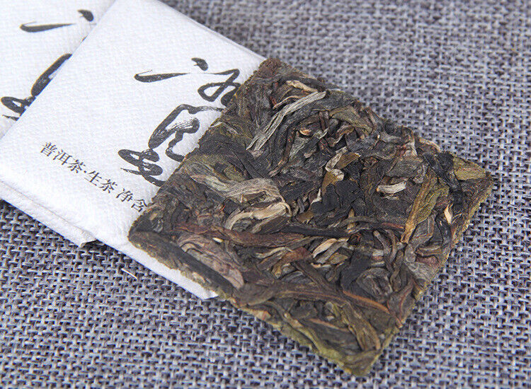 Small Icelandic Square Brick Pu-erh Raw Tea Flakes 小冰岛方砖普洱生茶薄片 22年头春古树茶云南普洱茶