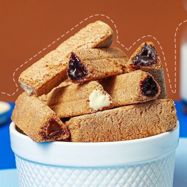 Snack Crunchy Treat Box，Lava Triangle Crispy Wafer Chocolate Milk Filling