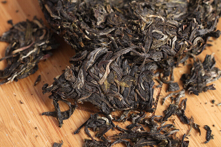 Yunnan Pu'er Tea Cake 100g Ban Zhang Raw Tea Cake