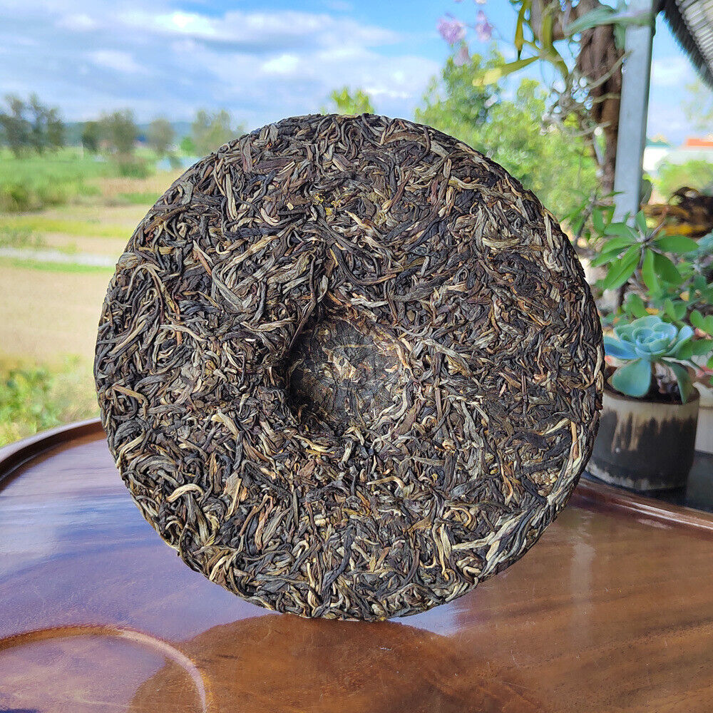 Scraping Walled Pu'er Tea Cake Yiwu Ancient Tree Raw Tea First Spring Yunnan Tea