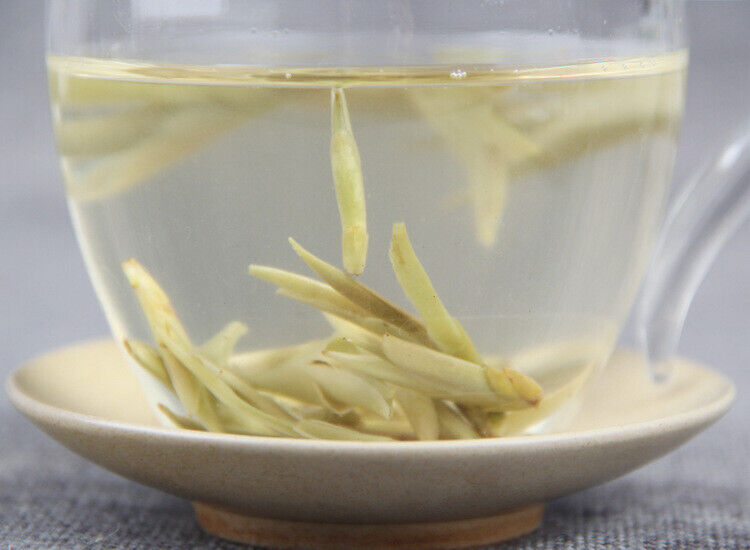 Yunnan Raw Tea Leaves White Buds Spring Tea Raw White Bud Spores Pu'er Raw Tea