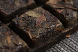50g Yunnan Pu'er Tea Lao Banzhang Golden Leaf Raw Brick Raw Tea Aged Pu'er Tea