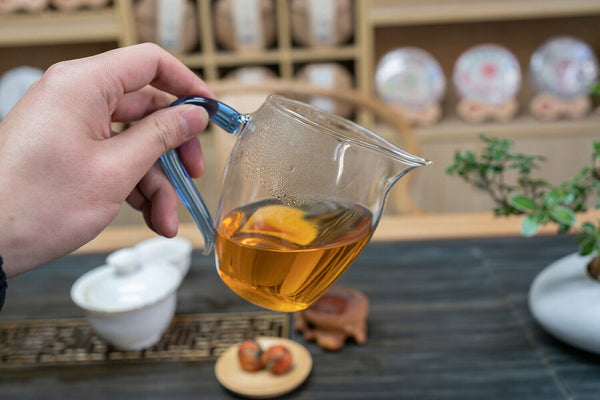 Yunnan Fengqing work black tea handmade dragon pearl small gold ball Dian Hong