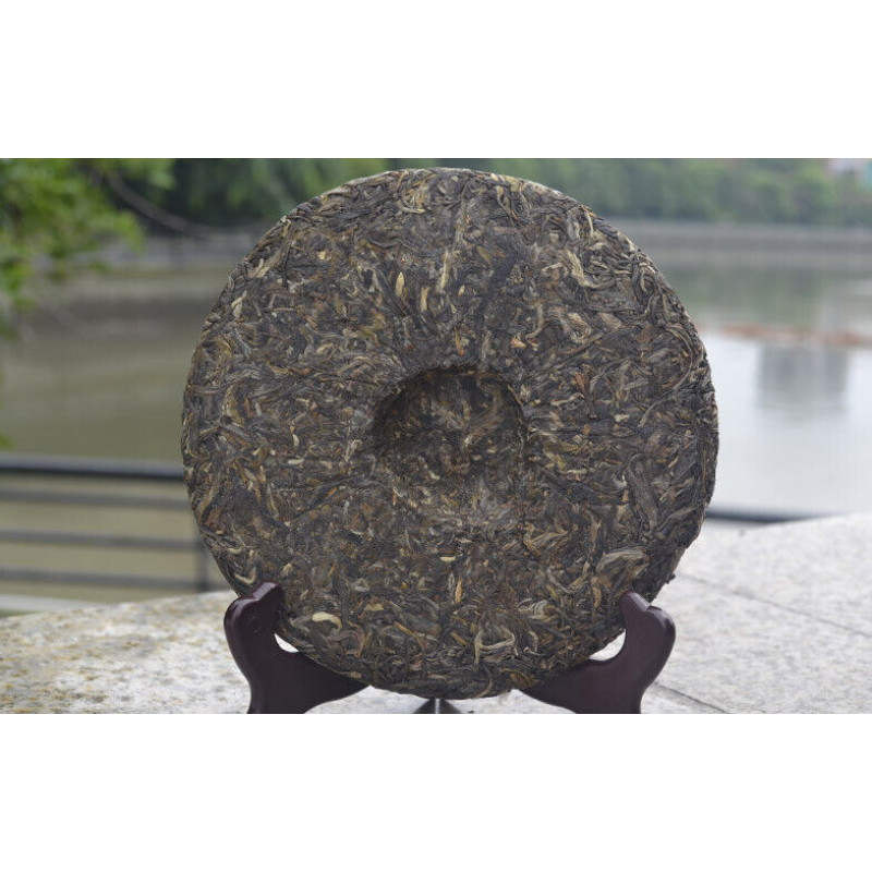 Menghai Chun Xiao * HAIWAN 357g Puer Old Comrade Pu-erh Tea Cake