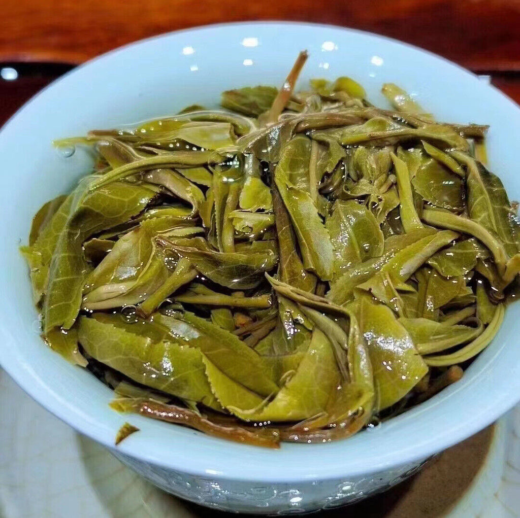 Yiwu Zhengshan Yunnan Ancient Yiwu Pu'er Raw Tea Sun Green Maocha 357g/12.59oz
