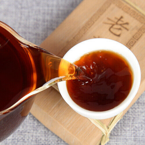 Natural Black Tea Pu-erh Tea Old Tea Head Golden Bud Brick Ripe Tea Brick 250g