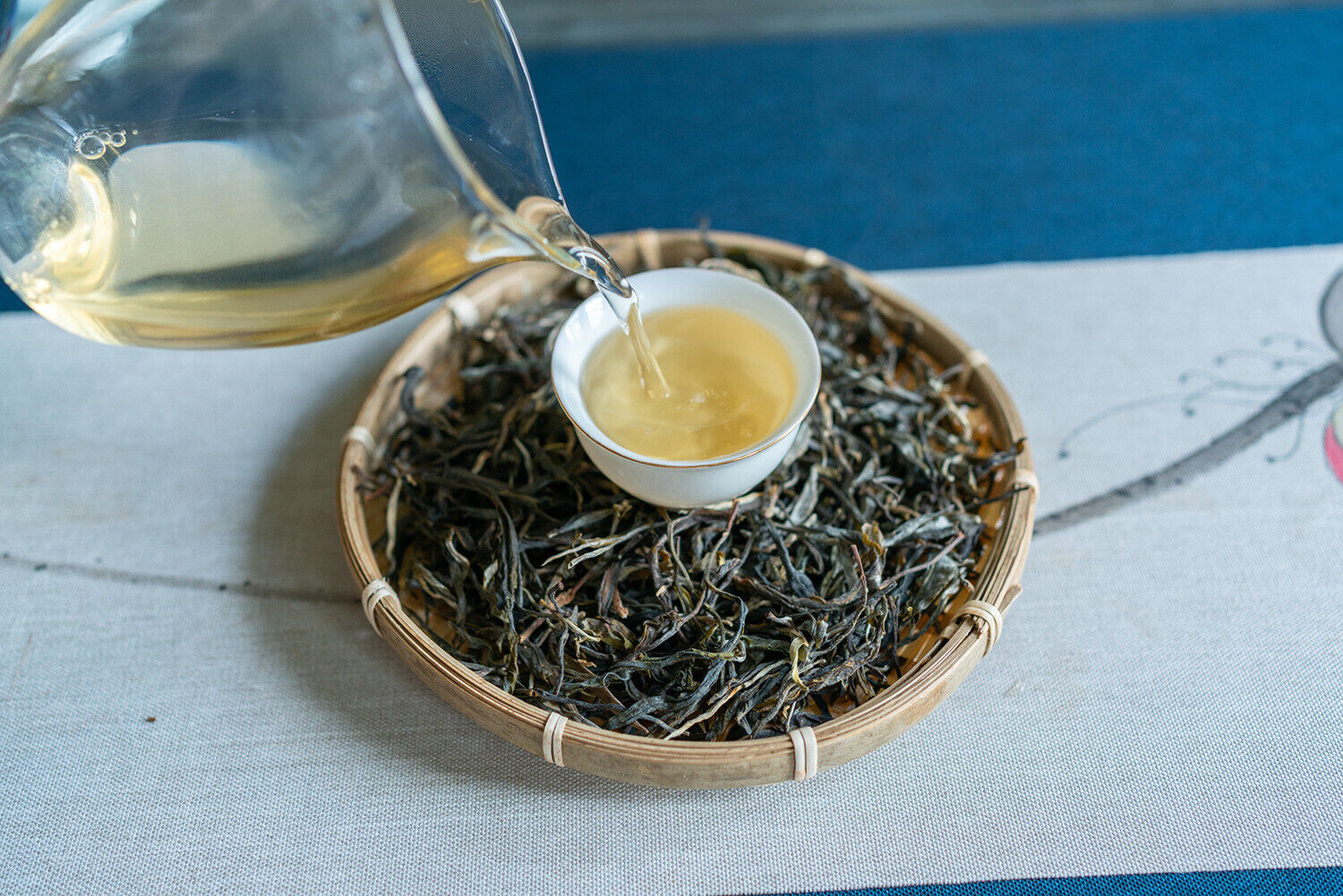 500g Icelandic Dam Crooked Head Spring Ancient Pu-erh Raw Tea Honey Orchid Aroma