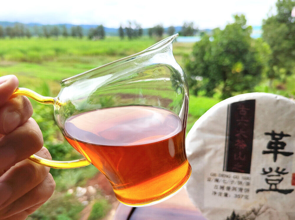 Pu'er Old Raw Tea Menghai Seven Cakes Yunnan Gedeng Yiwu Aged Old Raw Cake