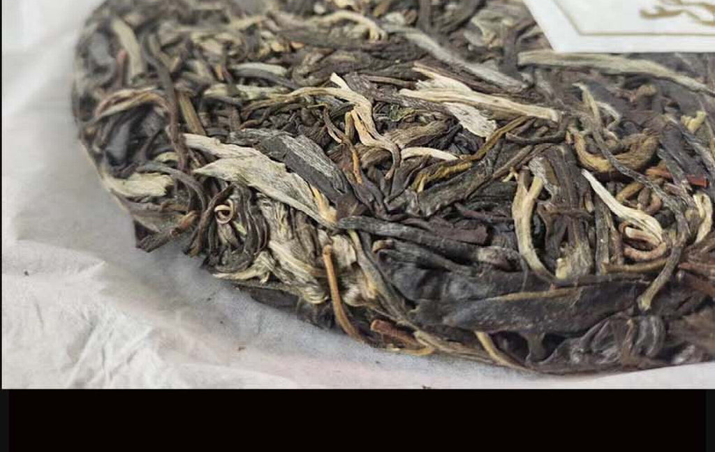 Yunnan Tea Iceland Laozhai First Spring Reserve Pu'er Raw Tea 357g Cake Tea