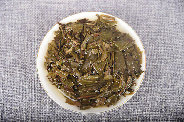 Pu-erh Tea Raw Tea Cake Raw Tea 100g Lao Ban Zhang Raw Tea Cake Yunnan Tea