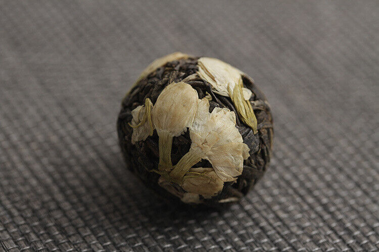 Yunnan Pu-erh Flower Tea Dragon Pearl 18 raw tea 6 flavor combination flower tea