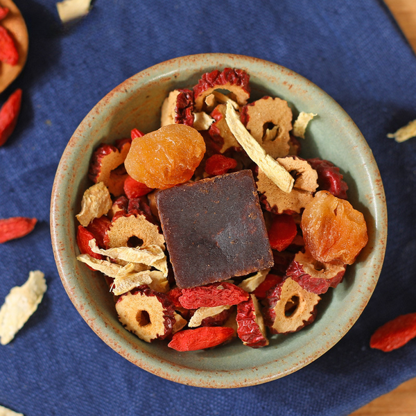Brown sugar ginger tea longan jujube goji berry black sugar ginger jujube tea