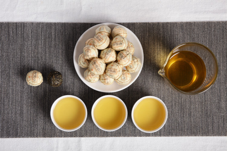 Yunnan Puerh Tea Raw Tea Old Banzhang Golden Leaf Dragon Balls Big Tree Tea 500g