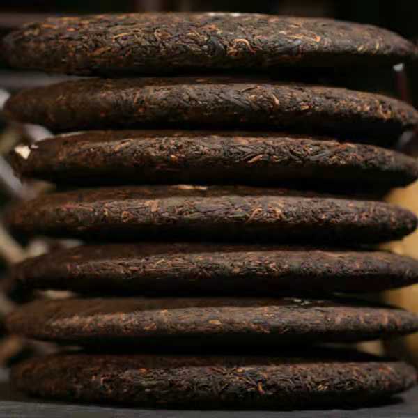 Yunnan Pu'er Tea Ripe Tea Peacock on Cloud Seven Seed Cake 357g/17.6oz
