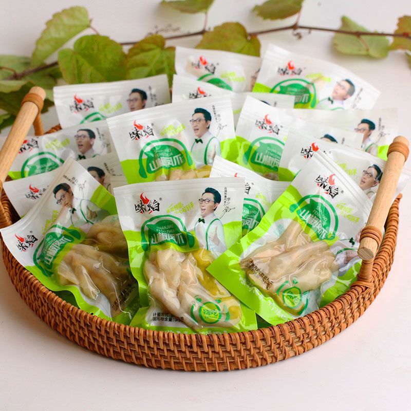 Chicken Feet Small Pack Non-Boneless Snack Bulk Chongqing Specialty Spicy