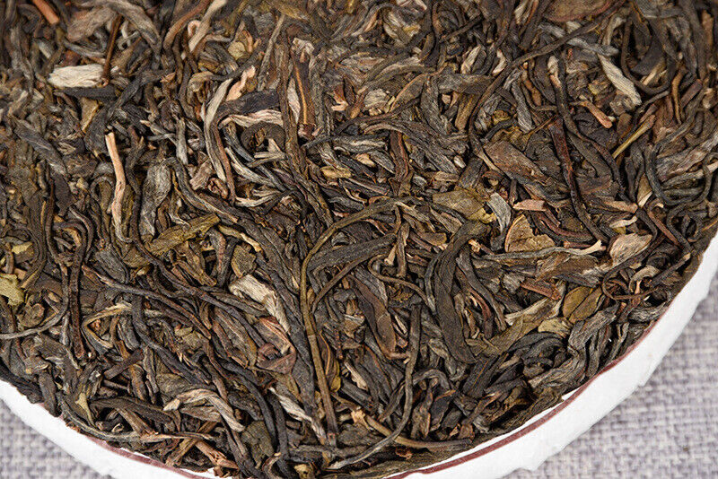 High Quality Yunnan Tea Yiwu 357g Raw Tea Cake 云南茶叶 易武凤凰窝 357克生茶饼