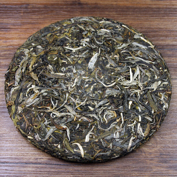 Thé Pu'er Cake du Yunnan 357g thé cru Pu'er Bingchun Yiwu Menghai Xigui