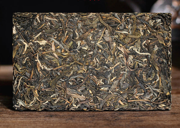 Yunnan Pu'er Raw Tea Brick Ancient Tree Tea 250g Pu'er Tea Brick