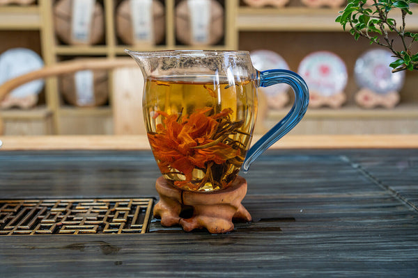 Yunnan Fengqing work black tea handmade dragon pearl small gold ball Dian Hong