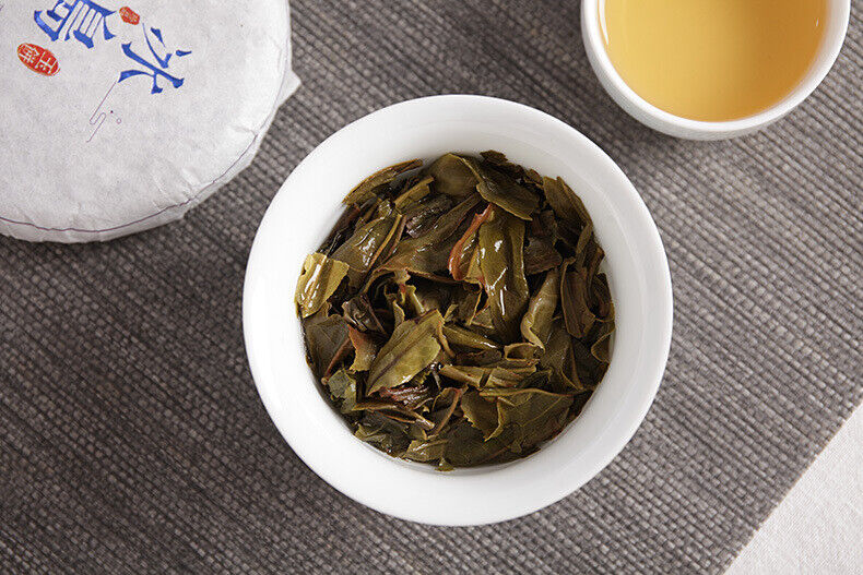 100g Yunnan Pu'er Tea Small Icelandic Pu'er Raw Tea Large Tree Old Tree Tea Cake