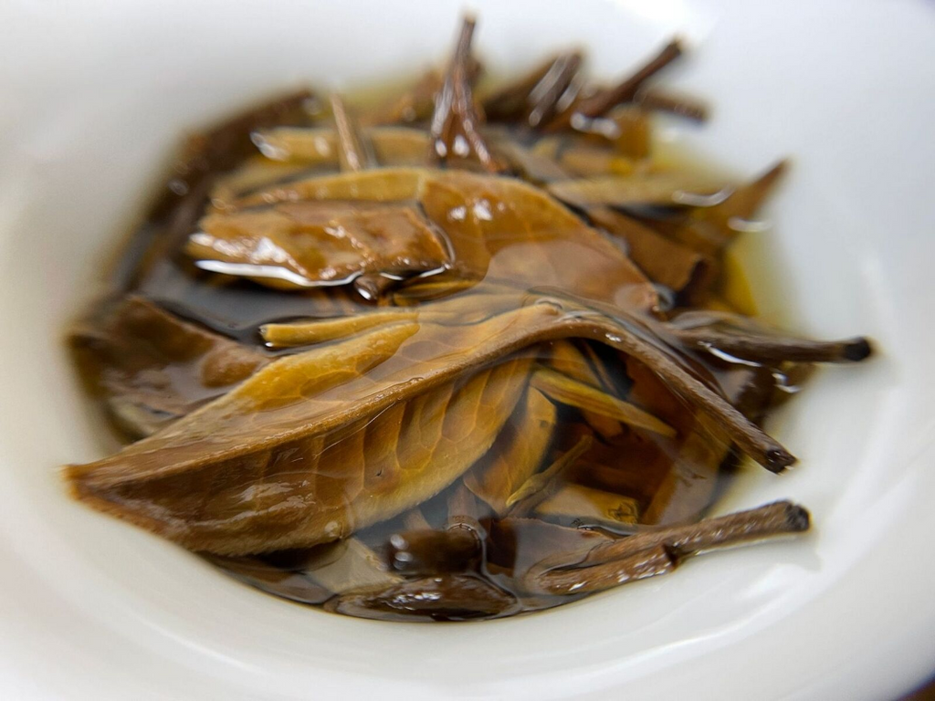 Yunnan Moonlight White Tea Cake White Pfingstrose 357g