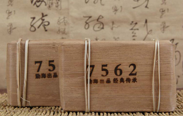 Yunnan Pu er Tea 5A Grade Menghai Ripe Puerh Tea Brick 7562 250g Old Pu-erh Tea