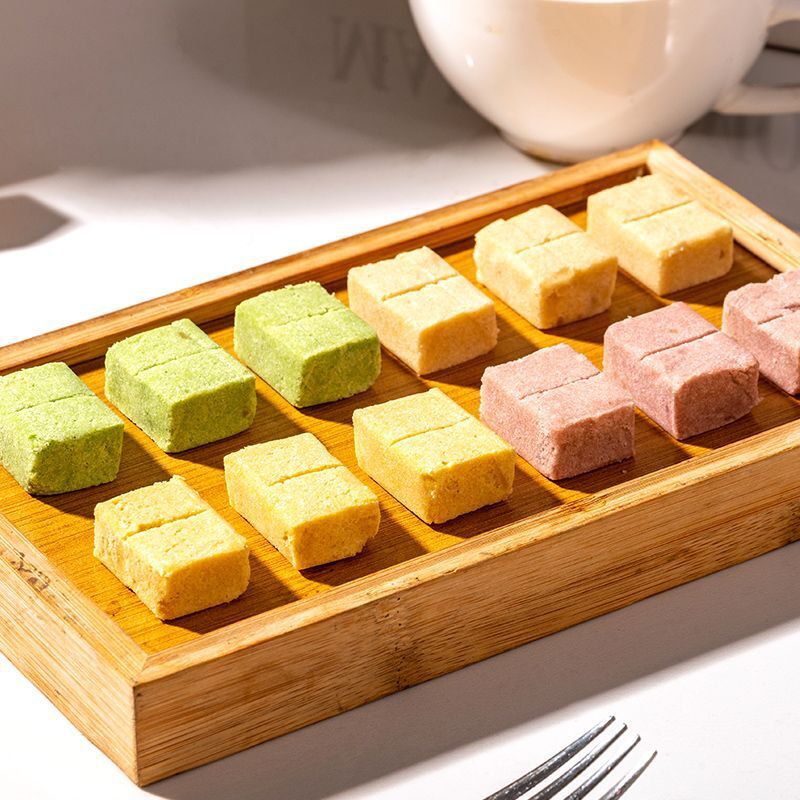 Vietnam Huanglong Green Bean Cake – Matcha Flavor, Retro Snack