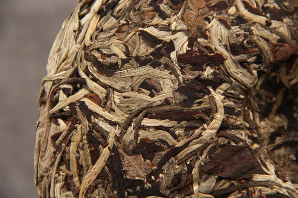 New Raw Tea Yunnan Pu'er Tea Moonlight White Cake Pure Handmade Trees 357g