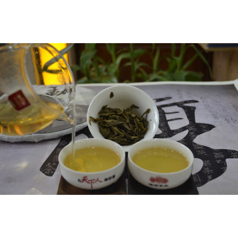 Menghai Chun Xiao * HAIWAN 357g Puer Old Comrade Pu-erh Tea Cake