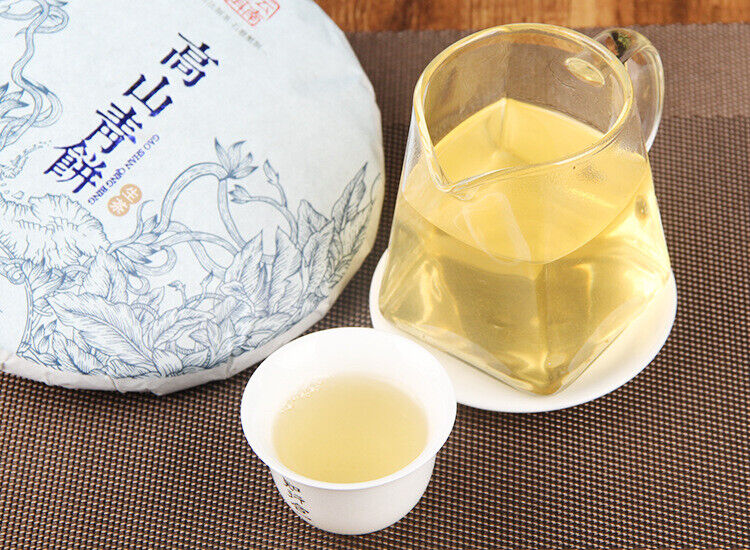 Yunnan Menghai Pu'er Raw Tea Cake Black Tea 357g 易武高山青饼