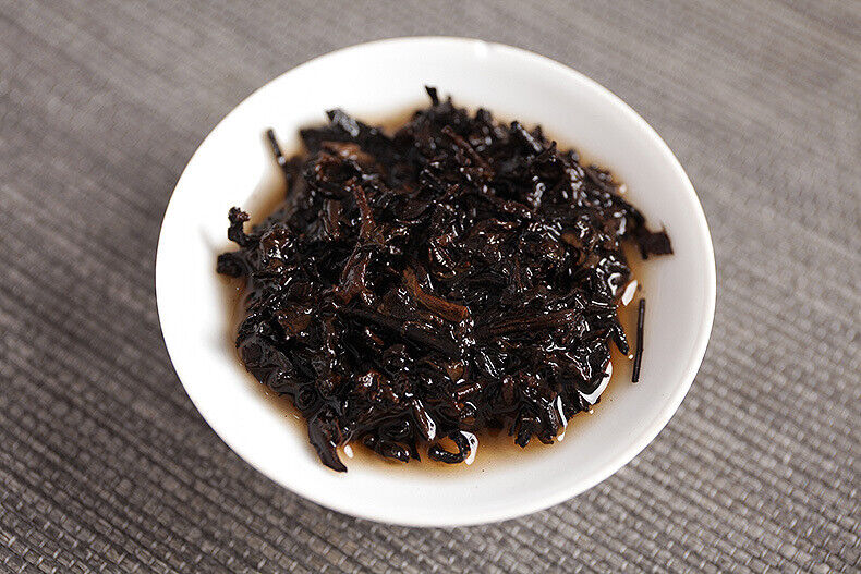 Yunnan Pu'er Tea Menghai Ripe Tea 100g Old Pu'er Ripe Cake Big Tree Old Tree