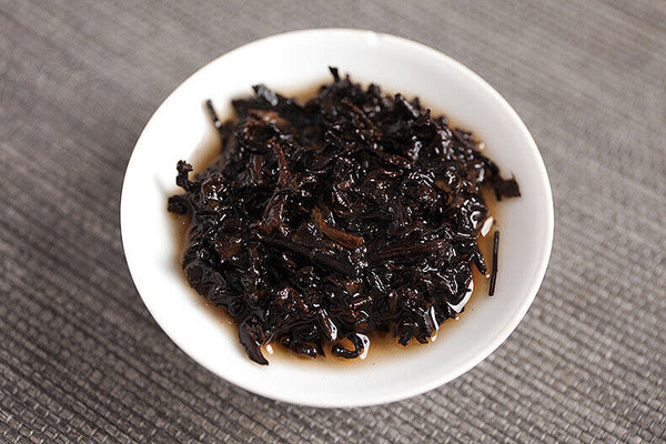 Yunnan Pu'er Tea Menghai Ripe Tea 100g Old Pu'er Ripe Cake Big Tree Old Tree