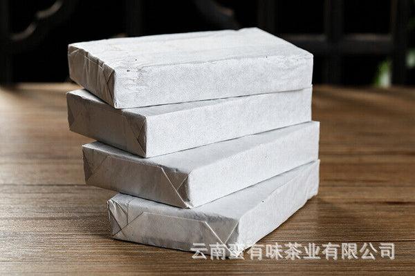 Yunnan Pu'er tea Lao Banzhang golden leaf raw tea 1pack of 4pieces 1bundle= 1kg