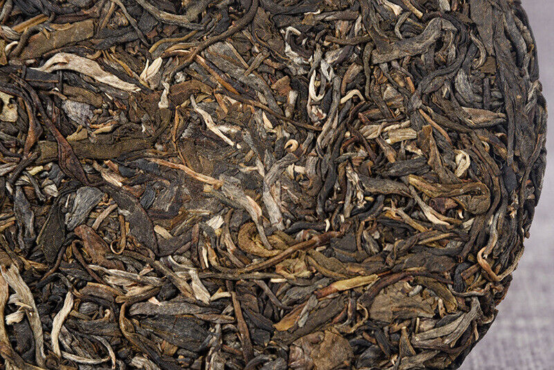 Yiwu Raw Tea 200g Raw Tea Cake Yunnan Ancient Tree Healthy Drink