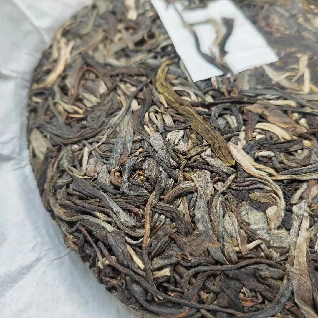 Yunnan Tea Nannushan First Spring Ancient Pu'er Tea Raw Tea 357g Cake Tea Secondary image