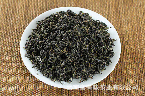 500g Yunnan Yunnan green early spring big leaf green tea back to the cage tea