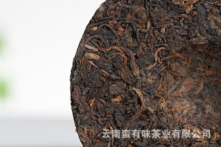 Yunnan Pu'er Tea Big Tree Old Tree Tea 100g Brown Ripe Cake (Chong)