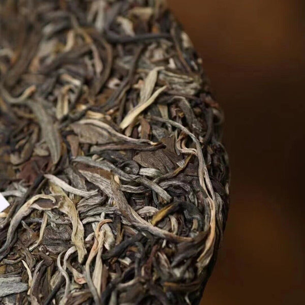 Yunnan Tea Python Turnip Raw Tea Ancient Tree Pu-erh Tea 357g Cake Tea