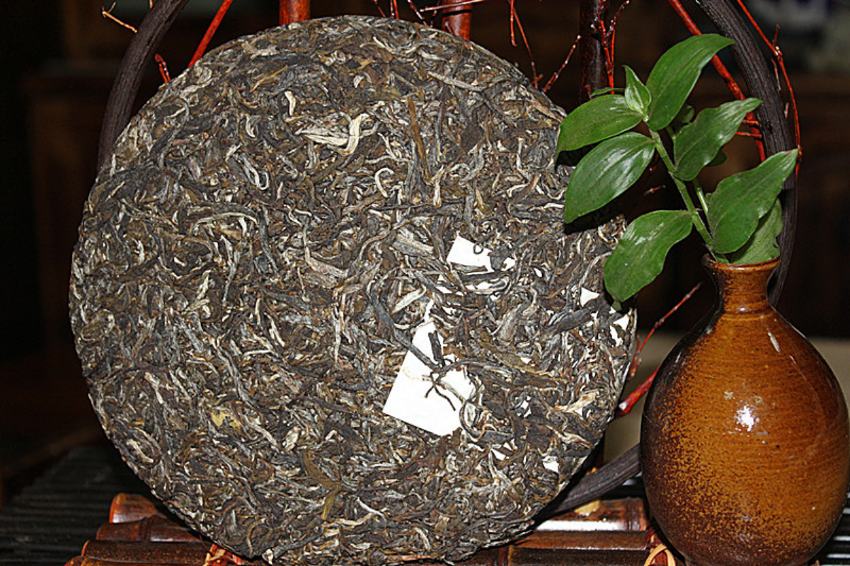 High Quality 357g Yunnan Pu'er Raw Tea Healthy Drink Secondary image