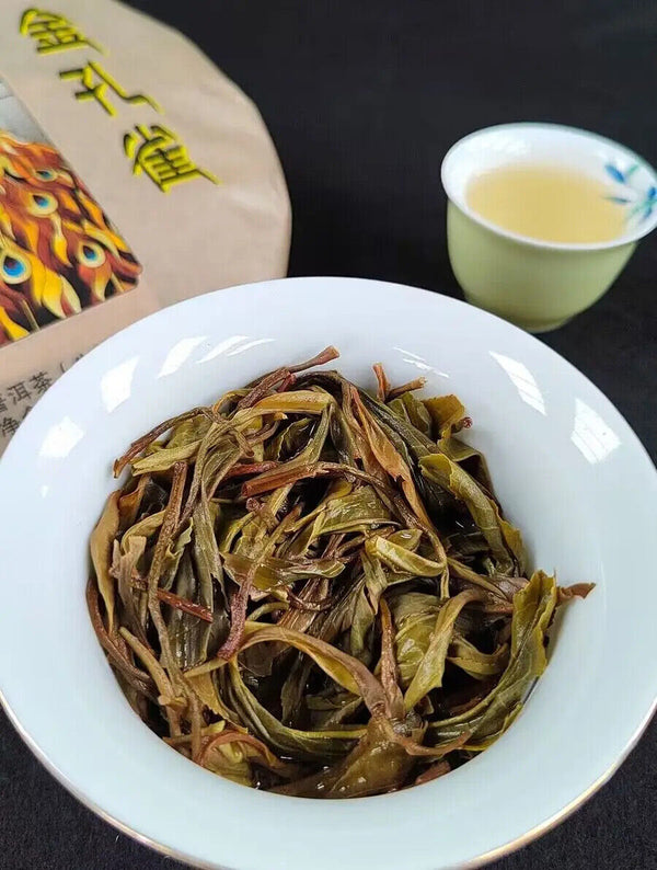 Yunnan Yiwu Peacock Puerh Cake 357g Sheng Puer Tea Compressed Raw Puer Tea Cake