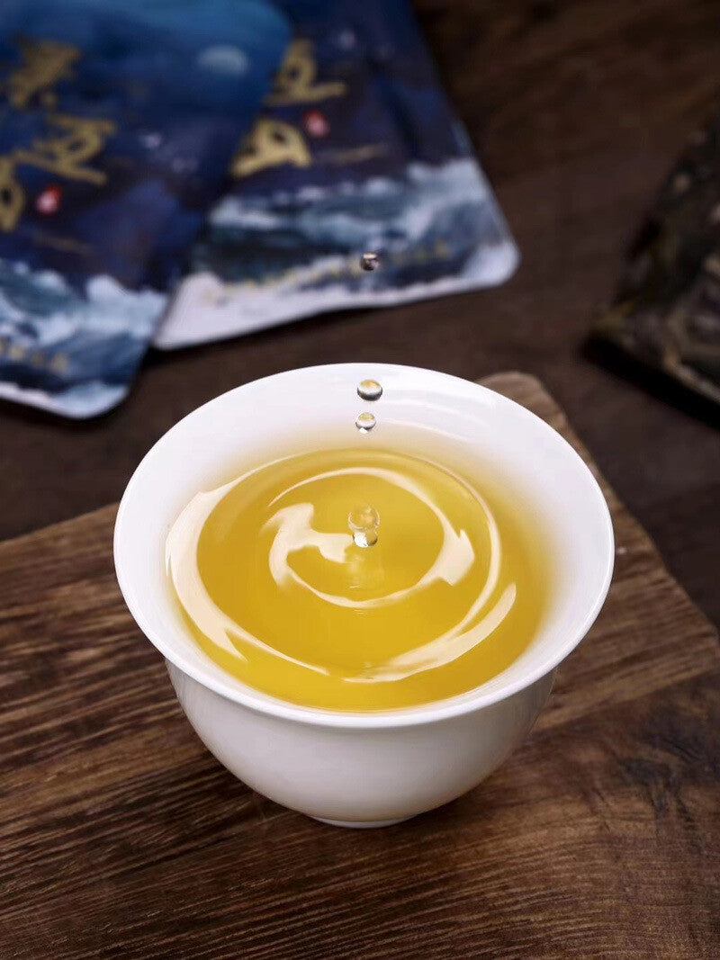 Yunnan Menghai Puerh Tea Raw Tea Lao Banzhang Lao Man Jingmai Mountain 250g