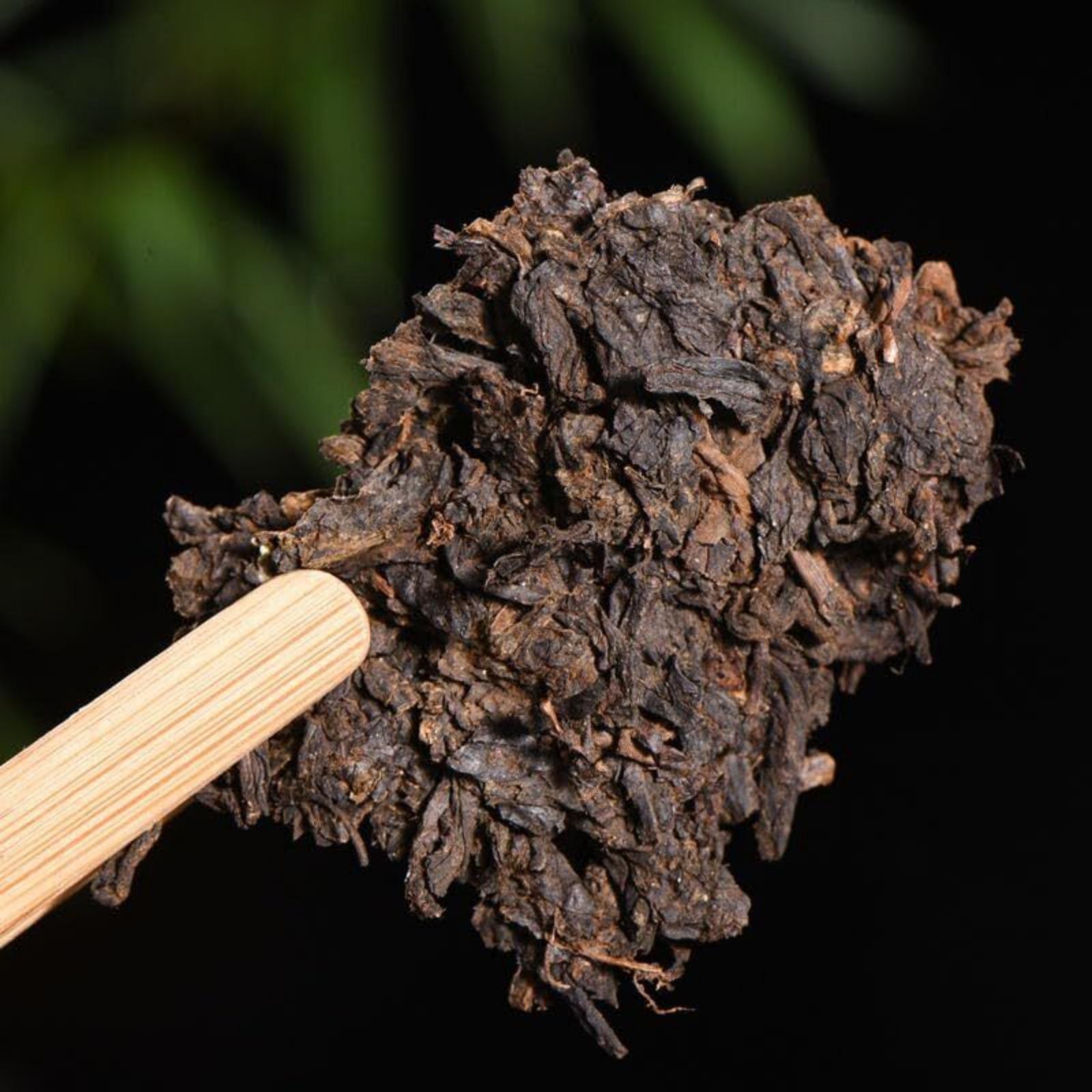 Handpicked Natural Yunnan Menghai Old Pu'er Tea Ancient Tree Mature Tea 357g Main image