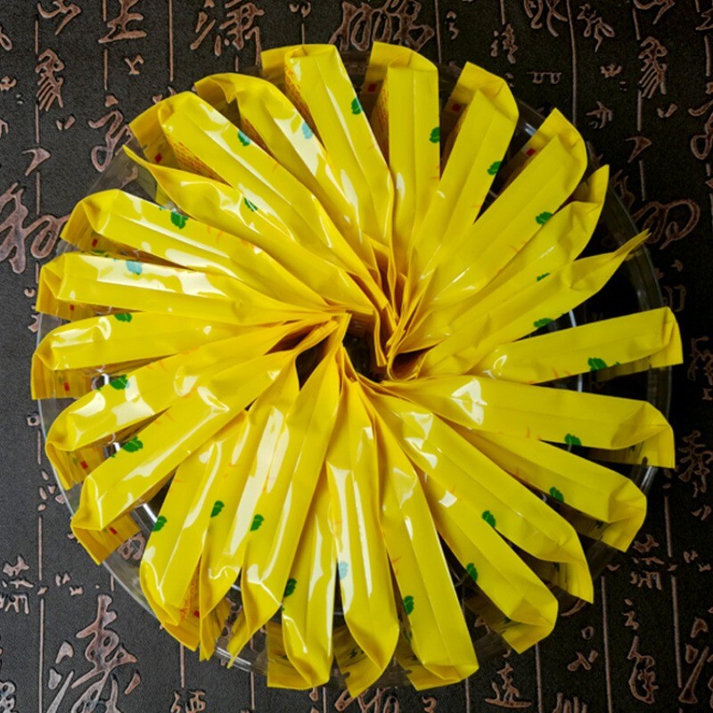 Yellow Chrysanthemum Tea Box of 30 Individual Sachets One cup one flowe Secondary image